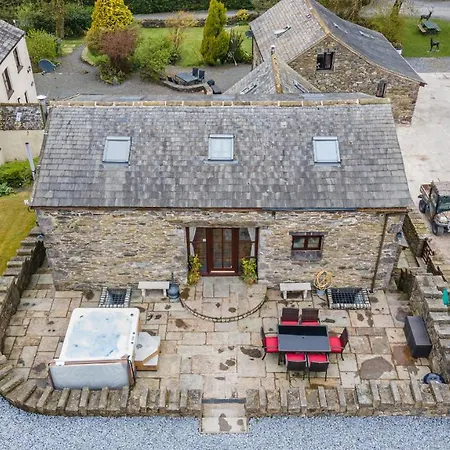 Hill Side Barn *