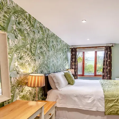 Hill Side Barn Holiday home Ireleth