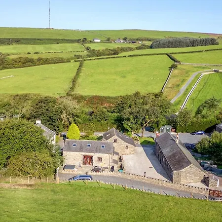 Hill Side Barn